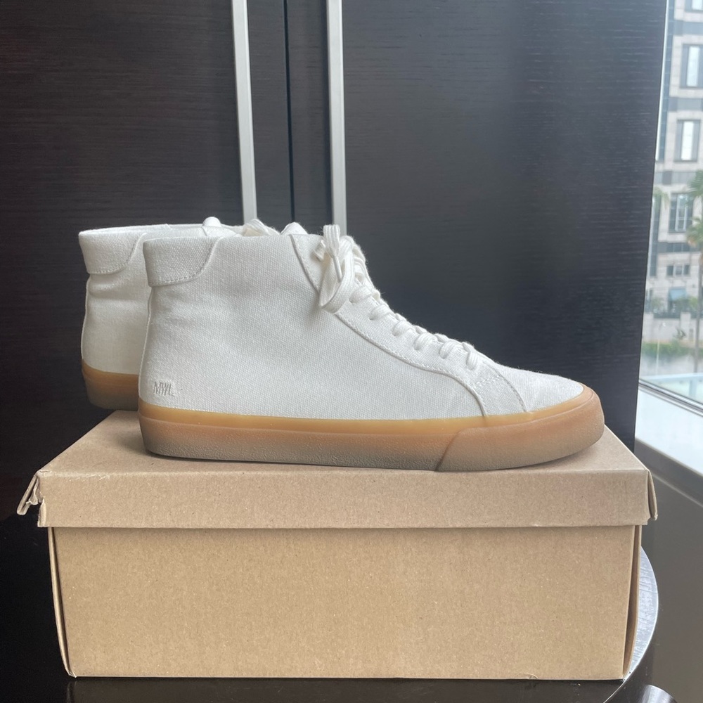 Gum bottom sneakers